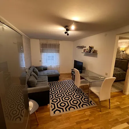 Cozy Private Wifi 1br Sleeps 4 Great Location