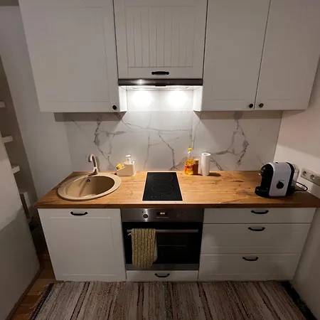 Apartment Cozy Private Wifi 1br Sleeps 4 Great Location *