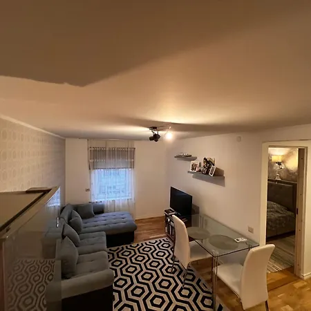 Cozy Private Wifi 1br Sleeps 4 Great Location