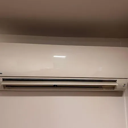 Cozy Private Wifi 1br Sleeps 4 Great Location Apartment
